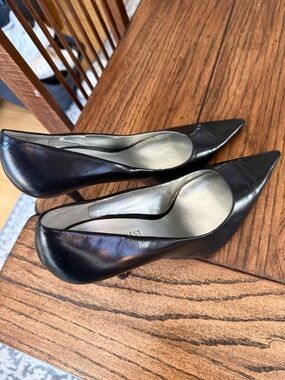 Nine West Black Pointed-Toe Leather Heels